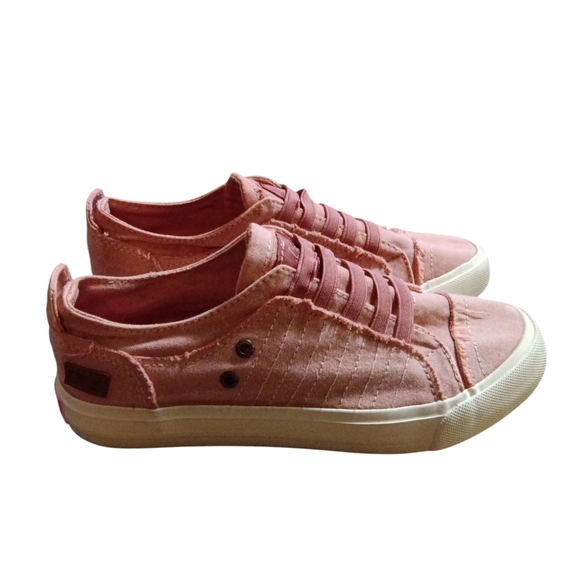 blowfish Malibu kids Other - Blowfish Malibu Kids Distressed Sneakers Pink Size 2.5